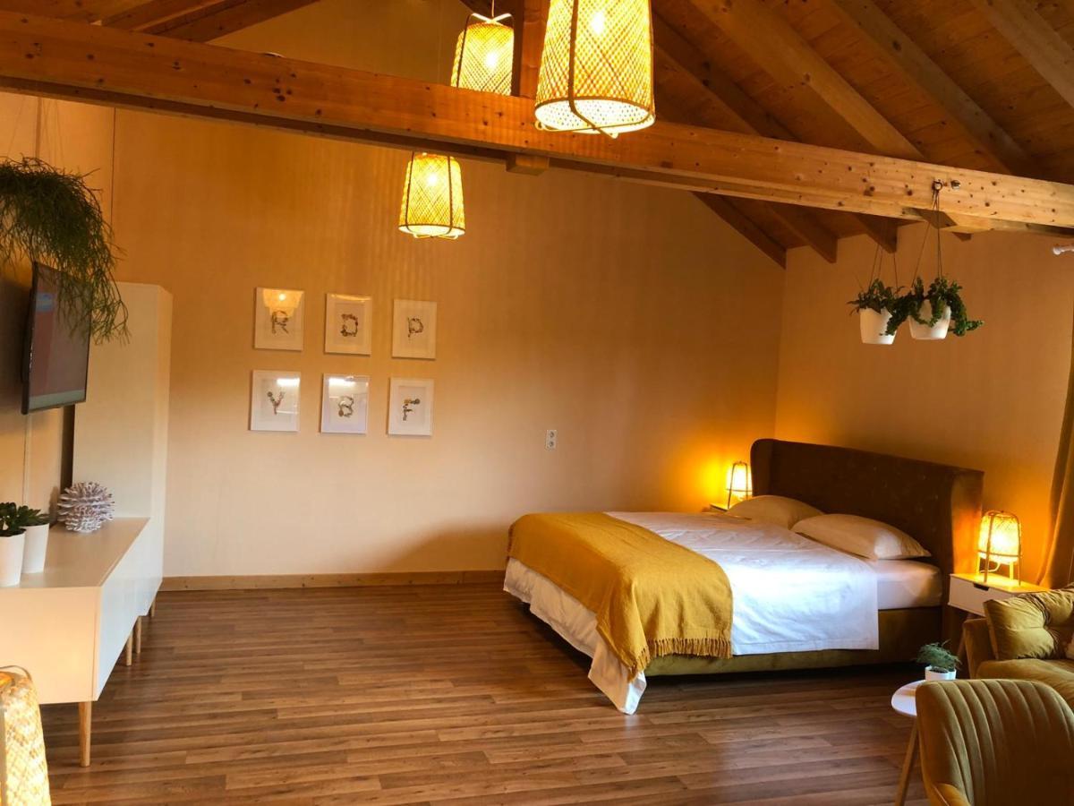 Ferienwohnungen Park Cafe Am Kurpark 베른카슈텔쿠에스 외부 사진
