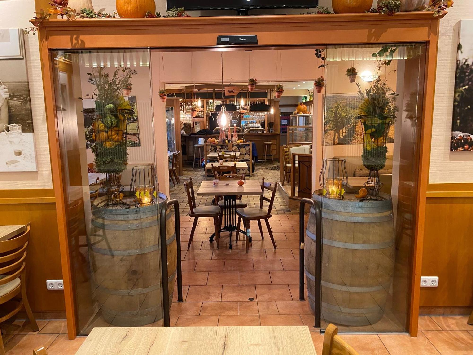 Ferienwohnungen Park Cafe Am Kurpark 베른카슈텔쿠에스 외부 사진
