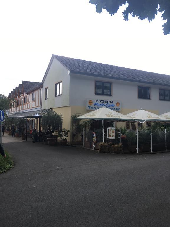 Ferienwohnungen Park Cafe Am Kurpark 베른카슈텔쿠에스 외부 사진